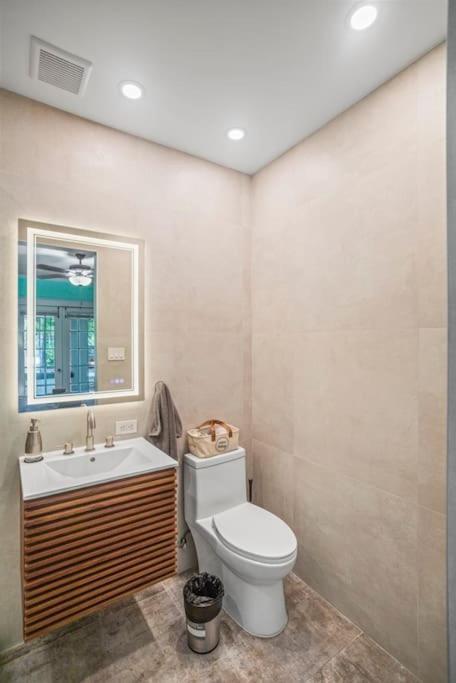 Holiday home Designer House Steps From Stores Miami